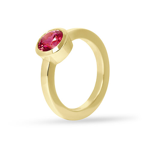 Goldring mit Edelstein