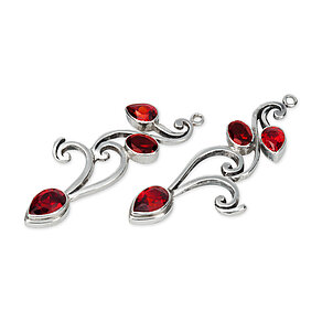 Silberne Ohrringe Silberne Ohrringe mit roten Edelsteinen